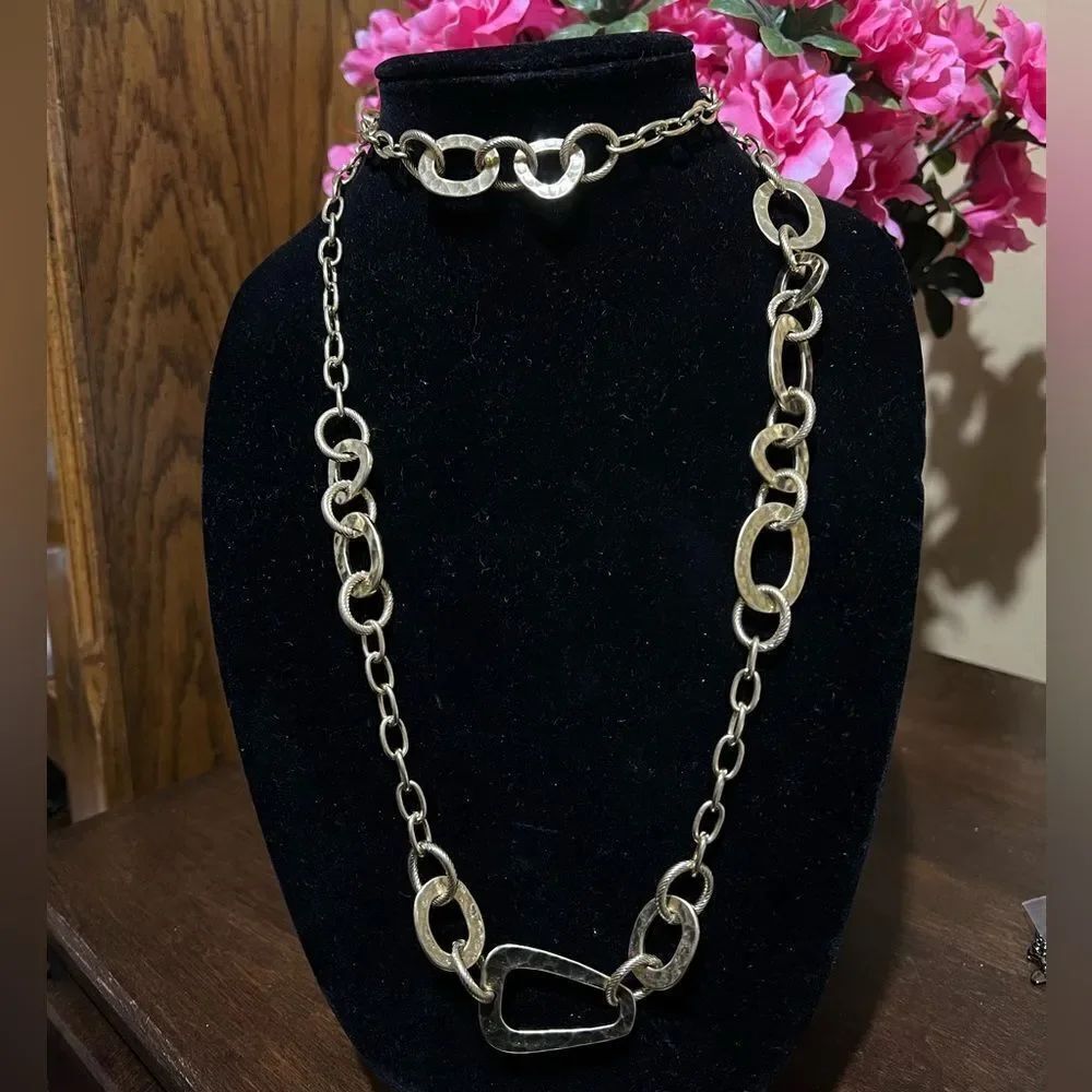 LIA SOPHIA LONG GOLD NECKLACE